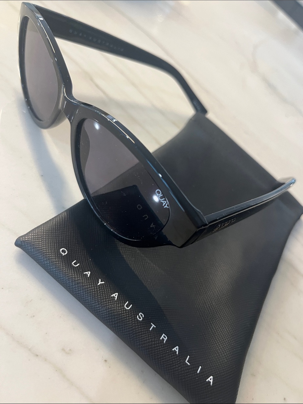 Quay Australia Black Round Sunglasses with Dark Lenses. Rizzo 125 style